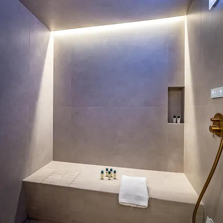 Aparthotel Dimora Collection - Le Corti - Boutique Luxury In A Restored 13th Century Convent, With Sauna And Gym (adults Only) *