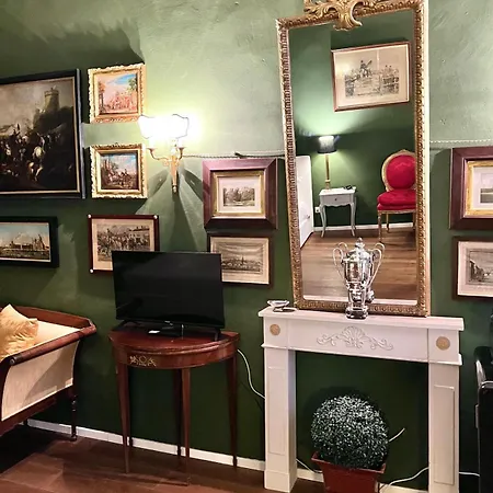 Edward Apartment