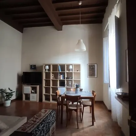 Ponte Vittoria Apartment Florence