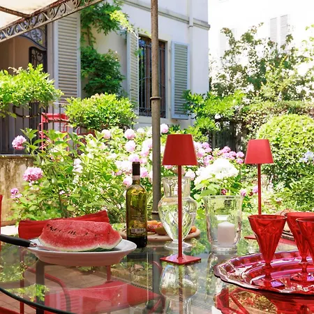 Huge With Private Garden Appartement