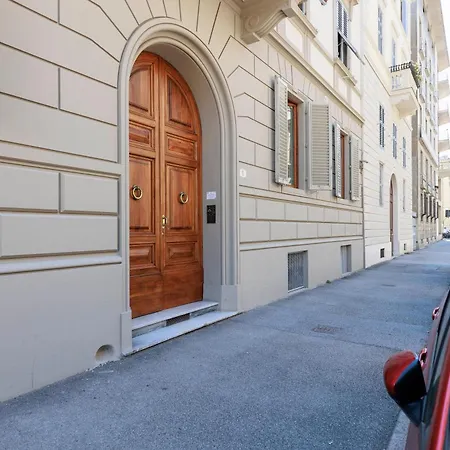 Huge With Private Garden Appartement