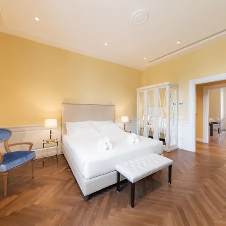 Algila Luxury Torrigiani Aparthotel Florenz