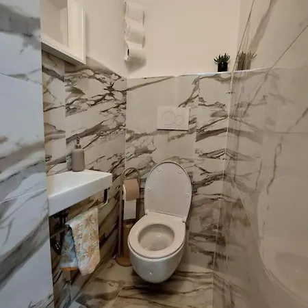 Flat In Centro Storico La Casa Di Luna Apartment