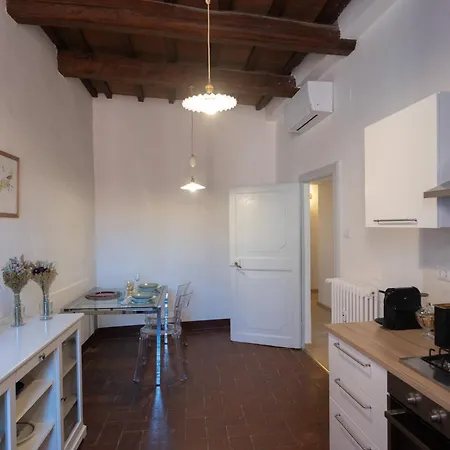 Palazzo Fioravanti In Centro A Apartment