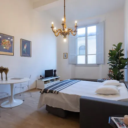 Apartment Palazzo Fioravanti In Centro A
