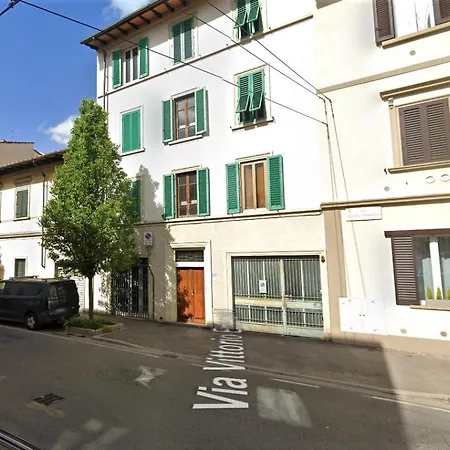 Firenze Mayer *