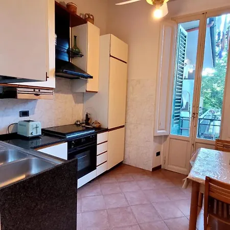 Art Apartment *
