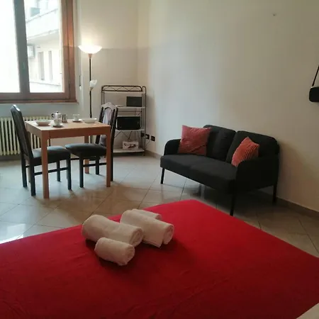 Apartamento In Front Of The Train Station!