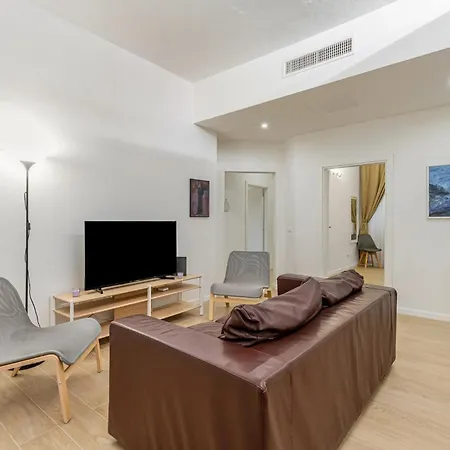 Apartment Giardino Della Fortezza Modern X6 With Patio Florence