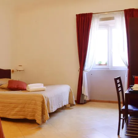 Cardinal Of - Recommended For Ages 25 To 55 Hotel Florence