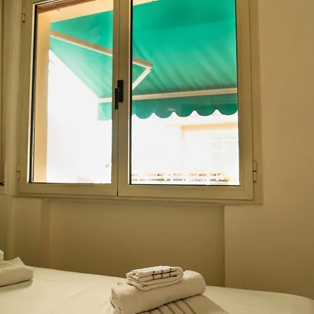 Friendly & Small 1-br With Beautiful Terrace * Florencia