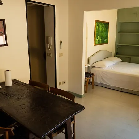 Friendly & Small 1-br With Beautiful Terrace Apartamento