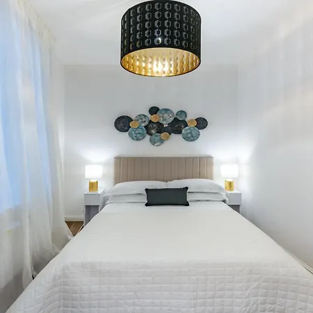 - Golden Grove 3bd Daire Floransa