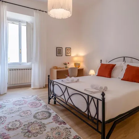 Apartment Tuscan Tempo 2 Double Bedrooms A Stone's Throw From The Center *