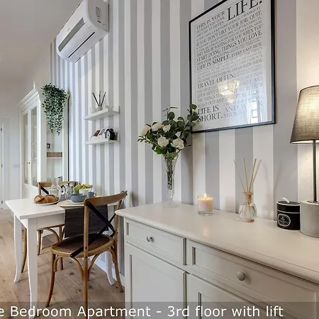 Cavour By Mamo Apartment