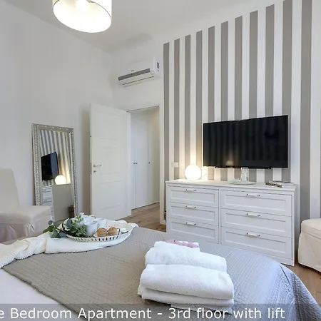 Cavour By Mamo Apartment *