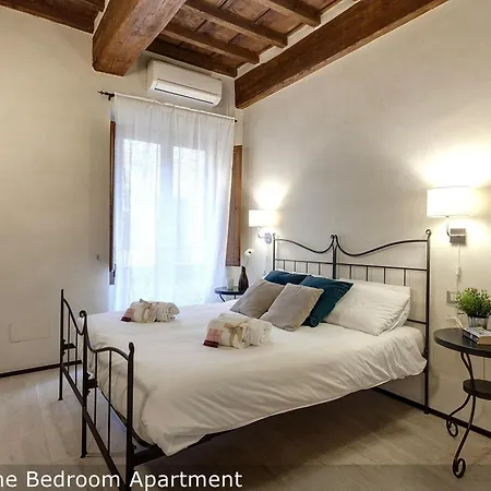Apartment Calzaiuoli By Mamo Florence