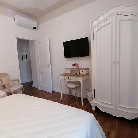 L'angolo Di - The Corner Apartment