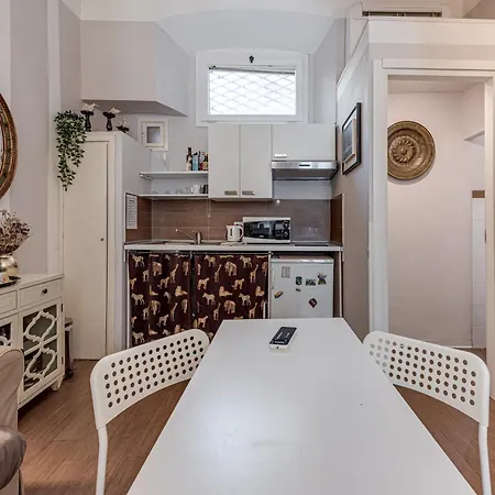 Cathedral Studio, San Lorenzo Apartment Florence