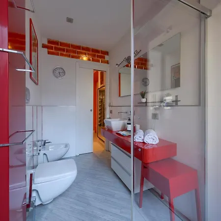 Apartment Con 2 Bagni, Ac E Wifi A Due Passi Dalla Stazione E Dal Centro Storico *