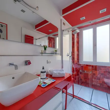 Con 2 Bagni, Ac E Wifi A Due Passi Dalla Stazione E Dal Centro Storico Florence