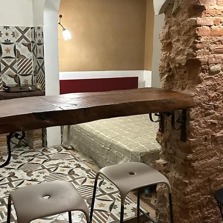Antiche Mura 36 *