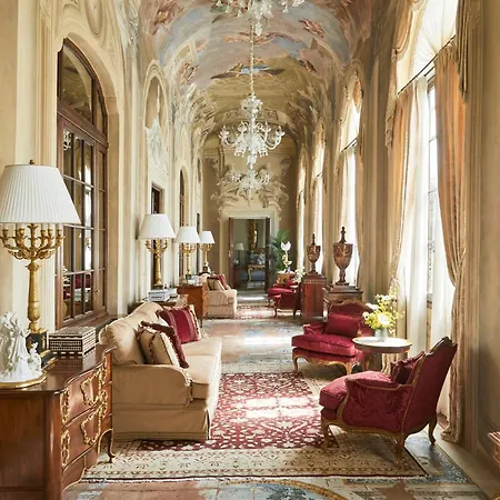 Four Seasons Hotel 5*