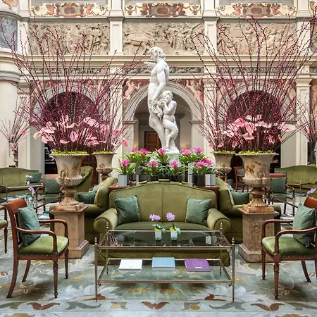 Four Seasons Hotel