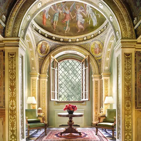 Four Seasons Hotel