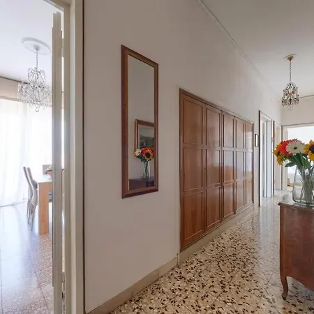 Apartment Esclusivo Fiorentino 120mq Netflix, Ac