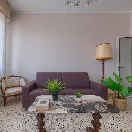 Esclusivo Fiorentino 120mq Netflix, Ac Apartment Florence
