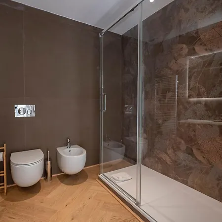 The Old Palace- Luxury Signoria