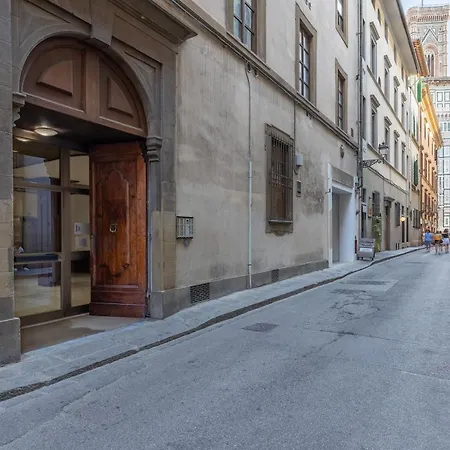 Charming Loft Near The Duomo Cathedral