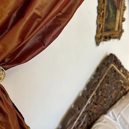 Santa Caterina Palace In Florence-3 Bedroom Florence