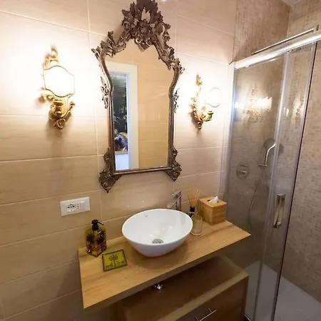 Santa Caterina Palace In Florence-3 Bedroom *