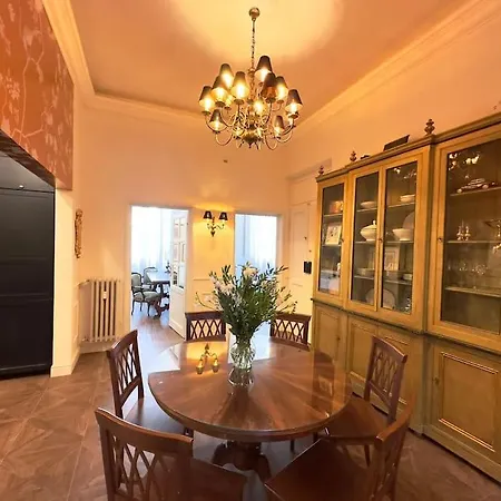 Apartment Santa Caterina Palace In Florence-3 Bedroom Florence