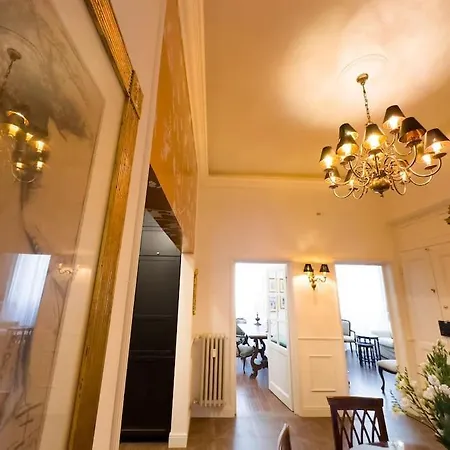 Santa Caterina Palace In Florence-3 Bedroom Florence