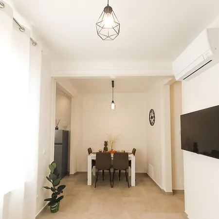 Magicflo Santa Croce Apartment *
