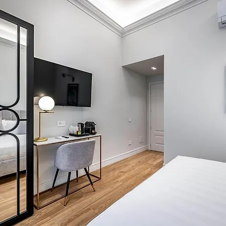 Ungherese Small Luxury 3* Firenze
