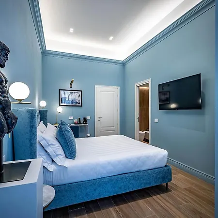 Ungherese Small Luxury