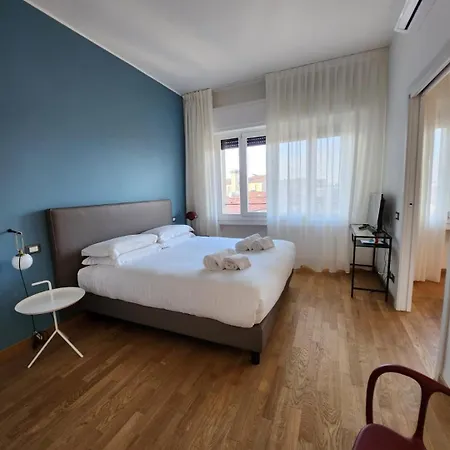Sweetly In Apartment *