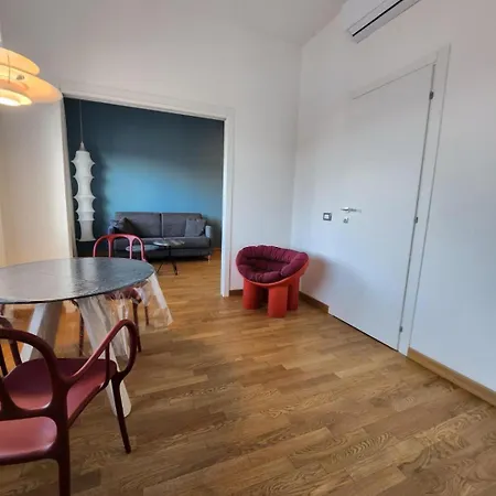 Sweetly In Apartment