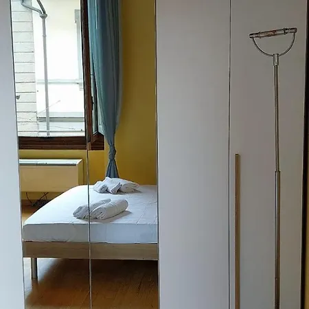 Esclusivo Moderno Netflix E Ac Apartment Florence