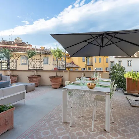 Apartahotel Luxury With Big Terrace In Florencia