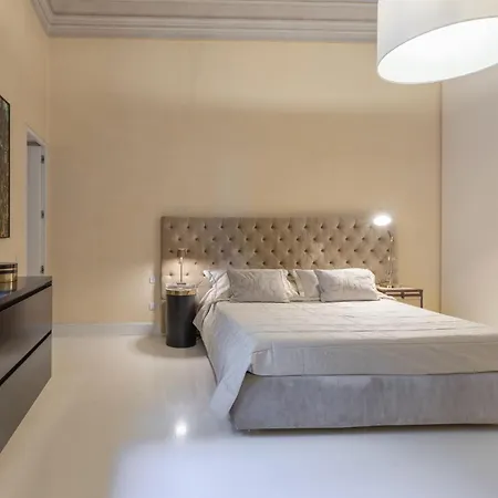 Luxury With Big Terrace In Apart Otel Floransa