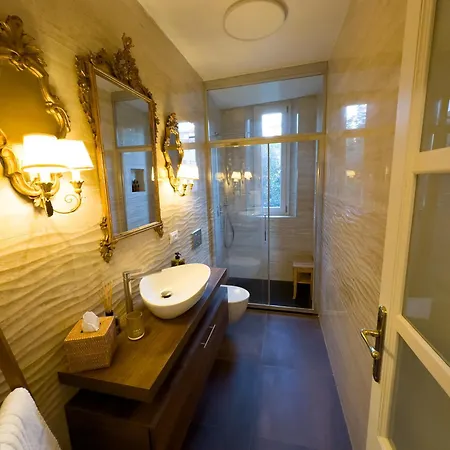 Santa Caterina Palace In Florence-3 Bedroom Apartment