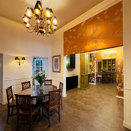 Apartment Santa Caterina Palace In Florence-3 Bedroom Florence