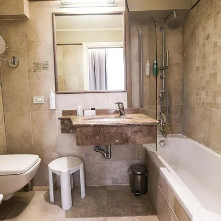 Embassy Hotel 4*