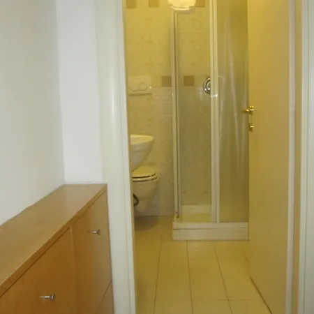 Dante Apartment *
