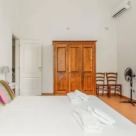 Appartamento The Lions' In The Historic Centre X8 *